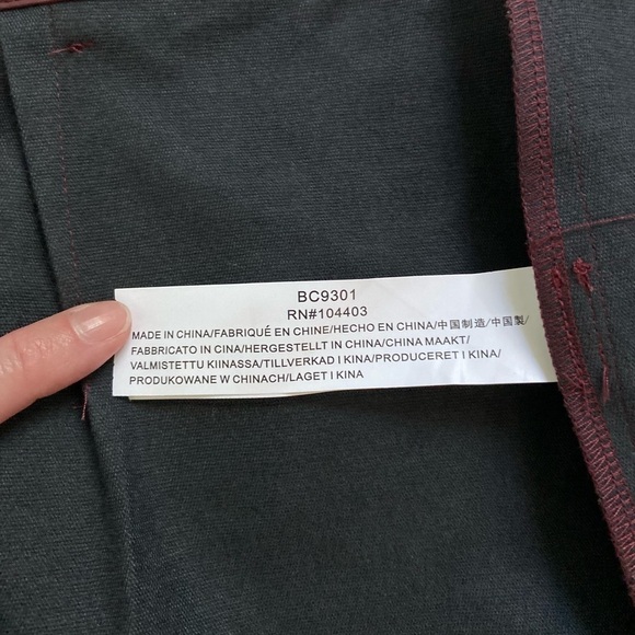 J.O.A New Women’s Large Maroon Pleather Faux Leather Button Down Skirt with Belt - Picture 6 of 12